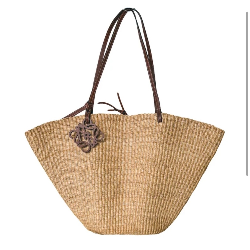 LOEWE shell basket raffia tote